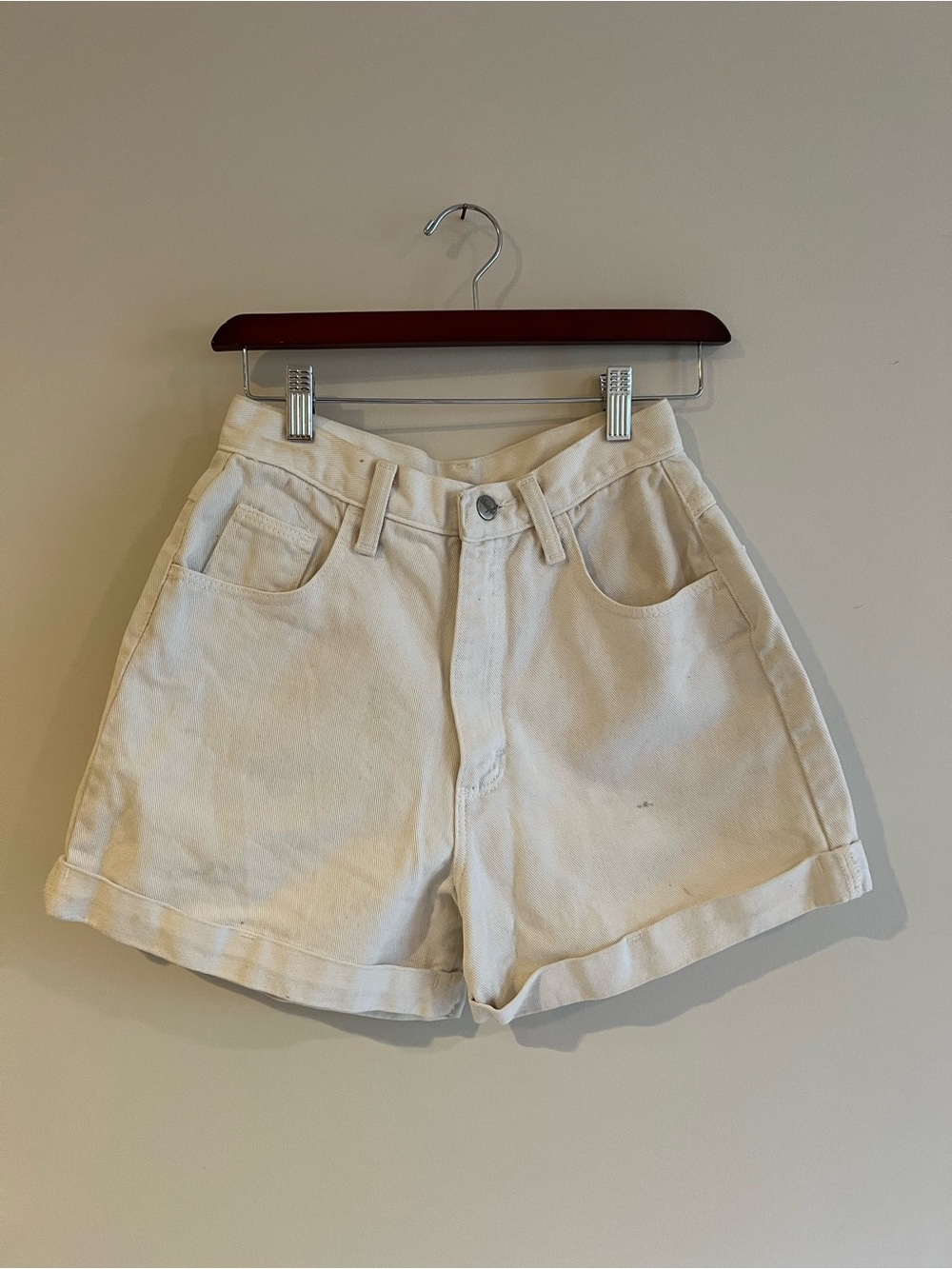Classic High-Waist Wrangler White Women’s Denim Shorts